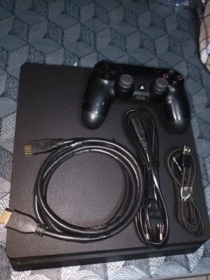 Sony PlayStation 4 Slim 500GB Spielkonsole - Schwarz (CUH-2216A)