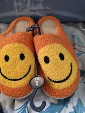 Women's-Smiley Face Slippers-Anti-Slip-Soft Plush Comfy Indoor 5/6-NWT