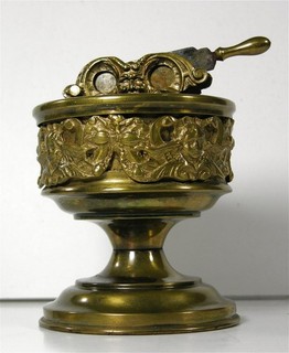 1890s CAST BRASS COUNTERTOP FIGURAL CIGAR CUTTER HORNED DEMON IMAGE CUTTER