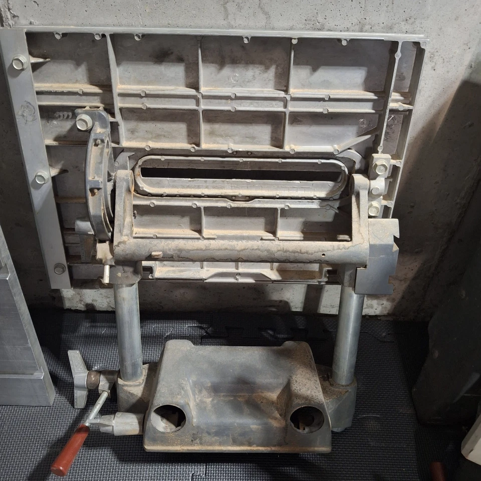 Shopsmith Mark V main table with carriage - Image 2 of 2