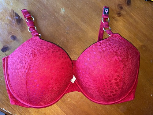 New Victoria Secret Bra Red Lace Very Sexy Push Up Underwire 38DD Valentines