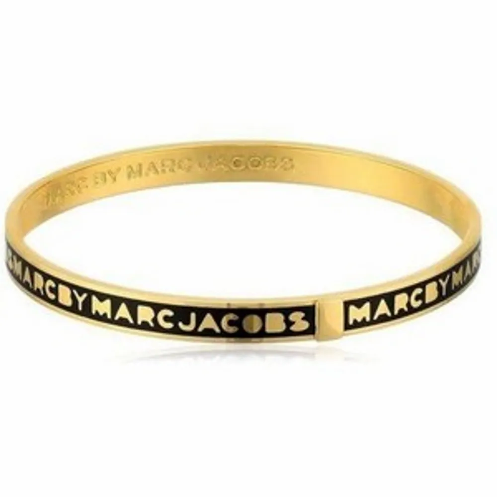 Amazon.co.jp: (Marc By Marc Jacobs) Marc Jacobs Marc by Marc Jacobs  Bracelet Marc Jacobs m0008540 062 Logo Disc Enamel Bangle, Black/Gold  [parallel import goods] [並行輸入品] : Clothing, Shoes & Jewelry