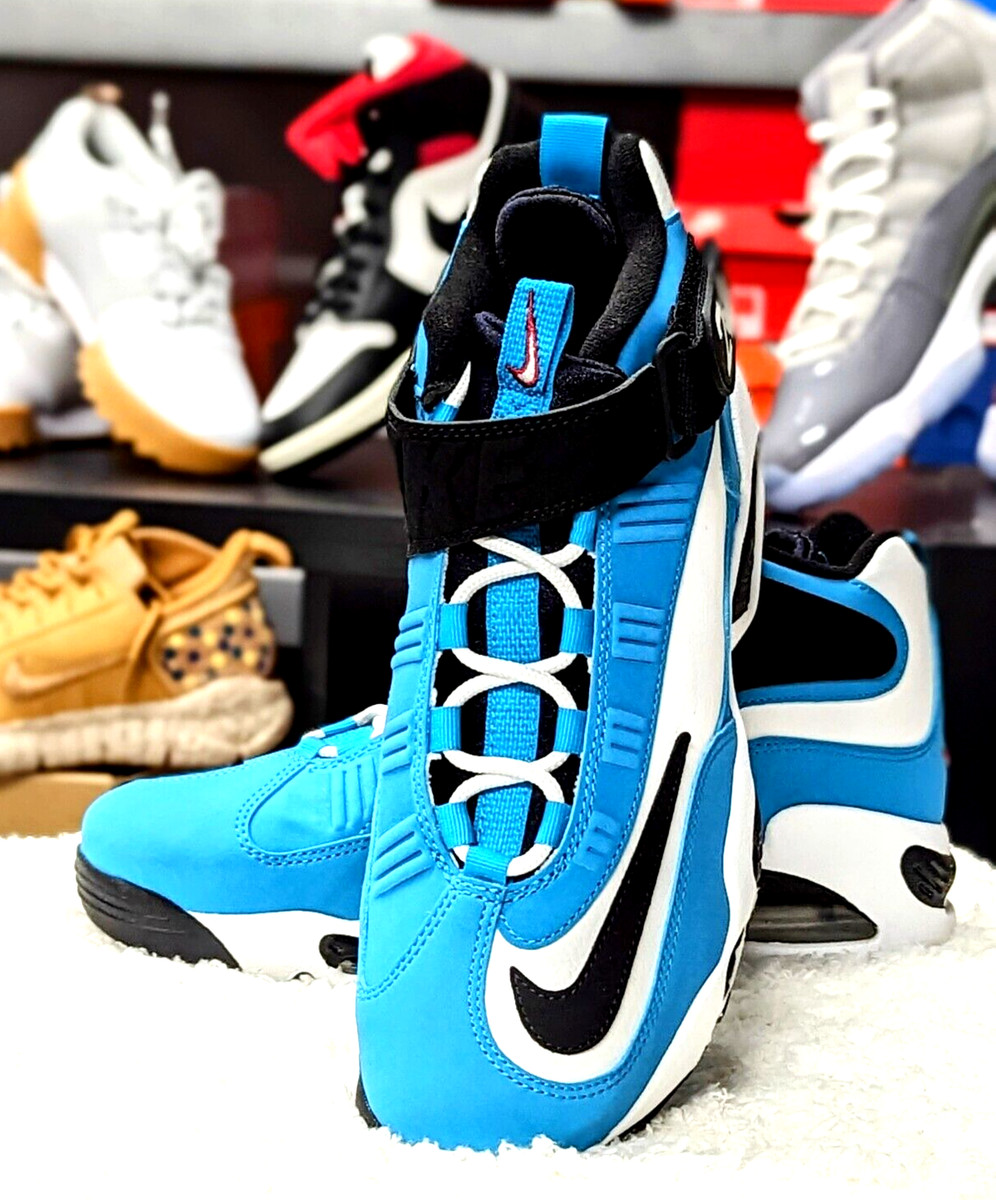 aqua nikes