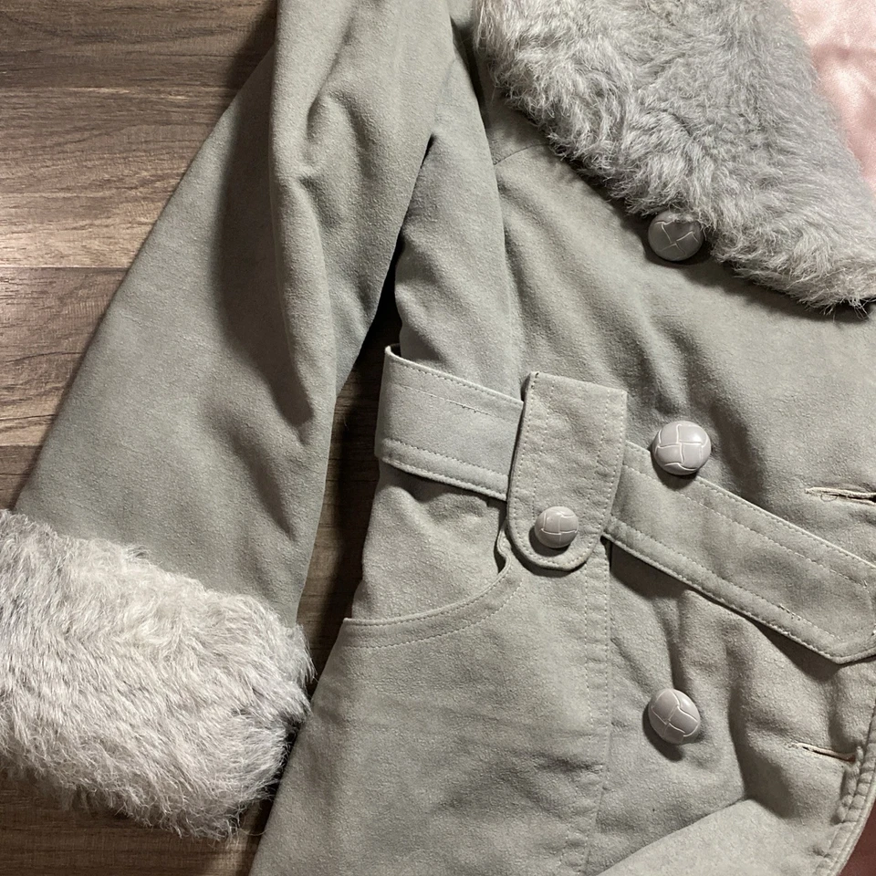 Abrigo vintage años 70 Penny Lane Davis de Boston imitación piel rosa satinado forro cinturón Foto 4 de 4