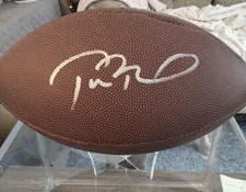 TOM BRADY AUTOGRAPHED FOOTBALL P.A.A.S. CERTIFIED COA COMES IN A NEW DISPLAY