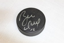 Brett Hull Autographed black Hockey Puck – Signed NHL Hall of Famer