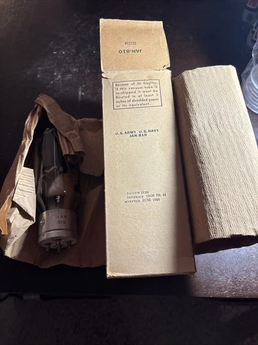 Vintage 1944 RCA  JAN 810 Ham Radio Amplifier TRANSMITTING Vacuum Tube
