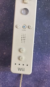 Nintendo Wii Console Lot (RVL-001) w/ Wiimote & Sensor Bar , Cables  (White)