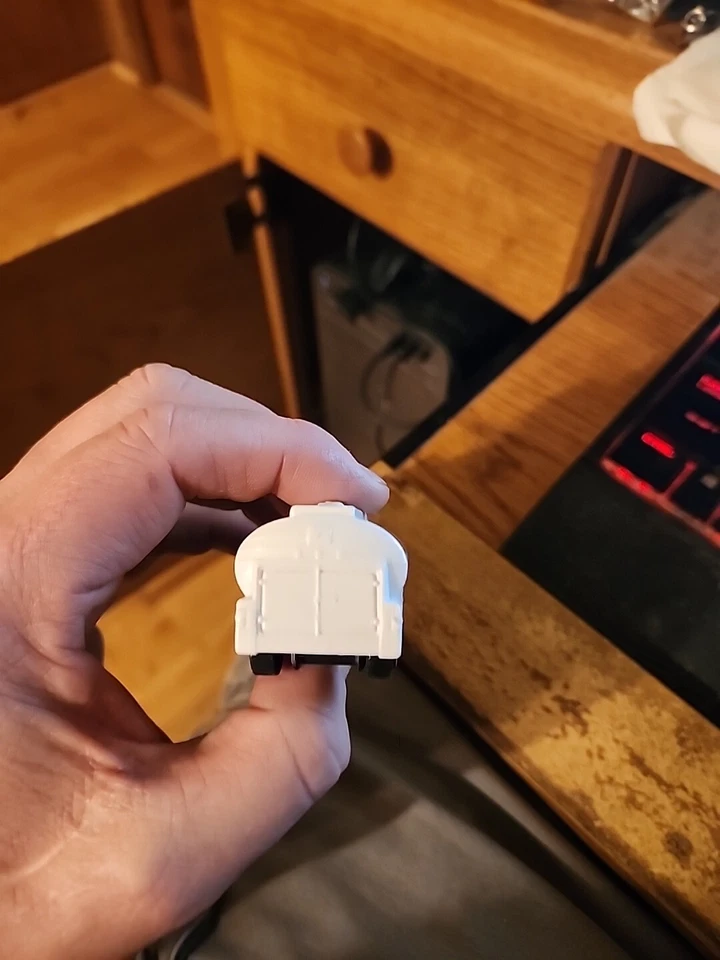 Camión cisterna Maisto Milk Fresh Milk furgoneta utilitaria coche de juguete blanco azul 101 suelto Foto 4 de 4