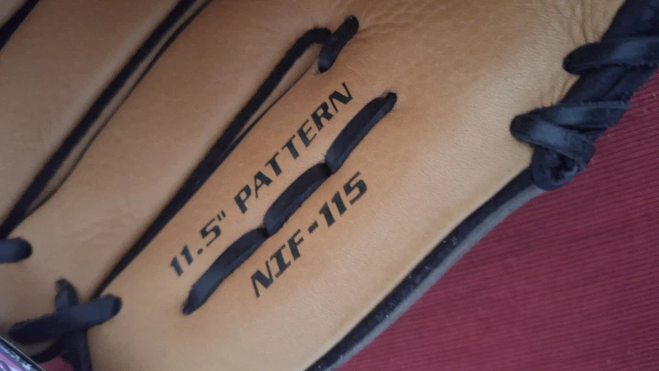 GUANTE DE PELOTA JUVENIL EASTON NIF115 11,5 PULGADAS Foto 2 de 4