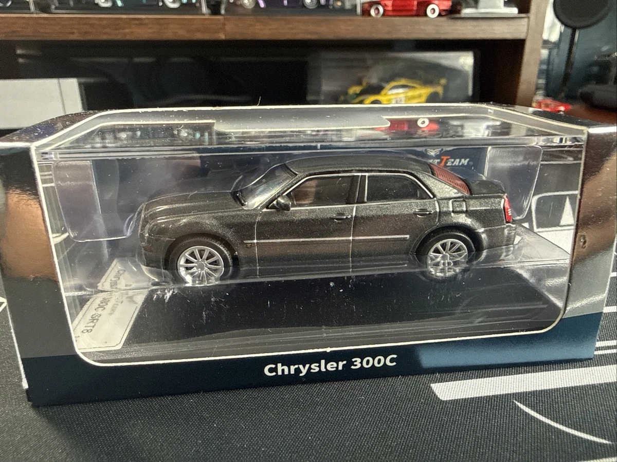 CHRYSLER 300 CONCEPT CAR 1991 Beige KIT Monté ALEZAN 1:43 de reference