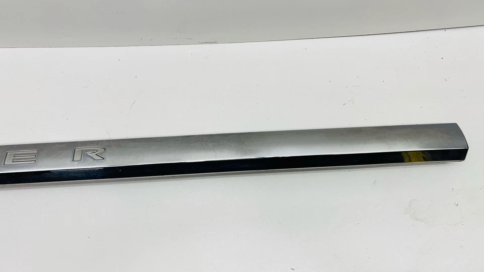 Chrysler Town and Country 2011-2016 - Moldura lateral de puerta cromada (delantera derecha) Foto 3 de 4