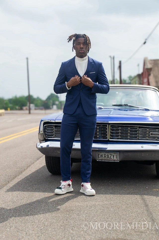 Esmoquin azul marino Foto 2 de 3