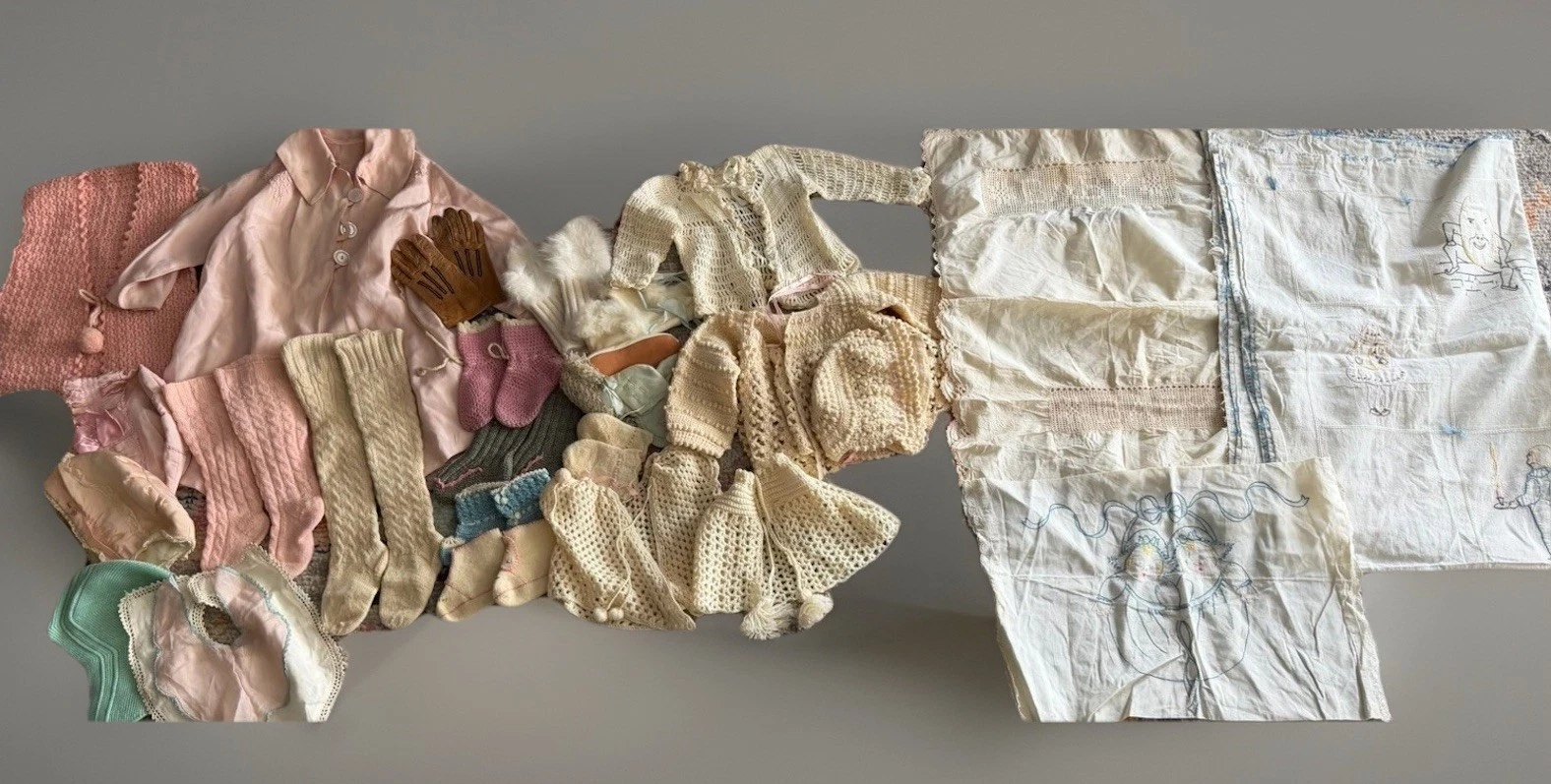 Handmade Vintage Baby Clothes Lot Sweaters Quilt Socks Bonnets F16