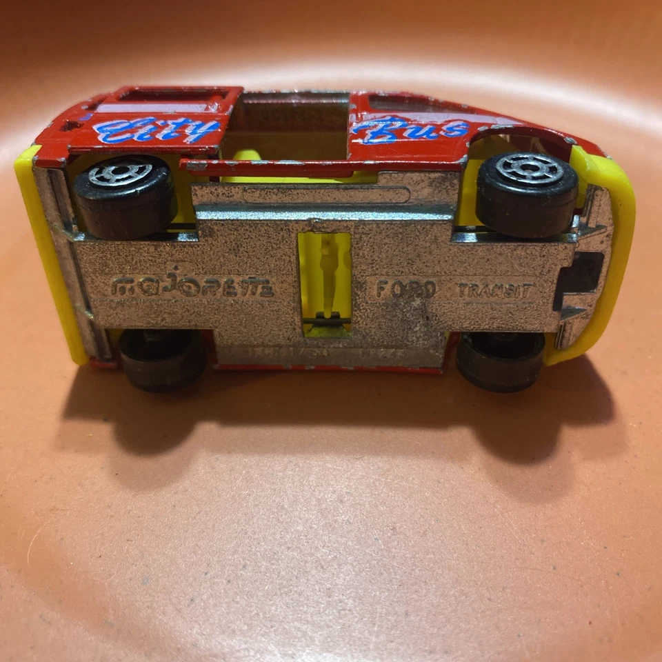 *MAJORETTE* City Bus 福特 Transit 压铸模型编号 243 — 第 4/4 张图片