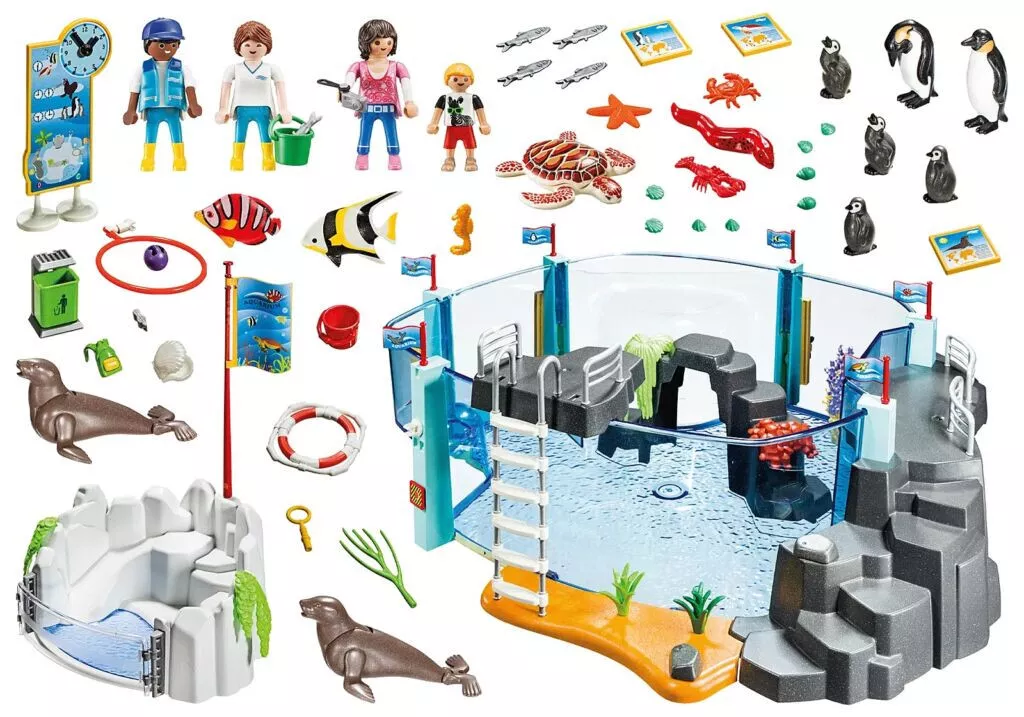 PLAYMOBIL Family Fun Aquarium Sailor And Enclosure for Penguins