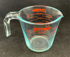 Vintage Glass Pyrex Cup 16 oz Pint 500 ml Measuring Cup Red Letter Made In USA