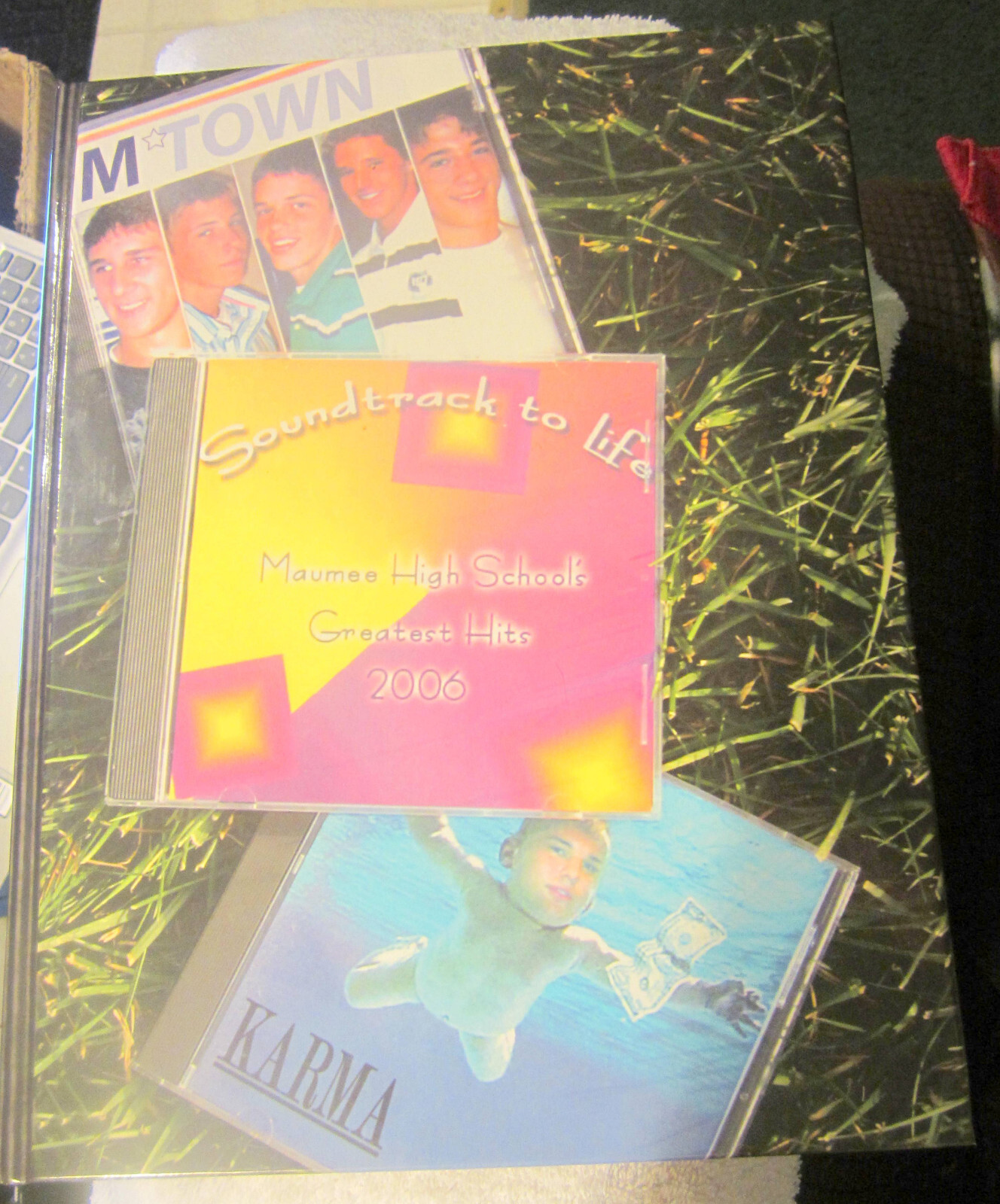 2006 Maumee Ohio high school 2006 yearbook,minty inside,annual VTG