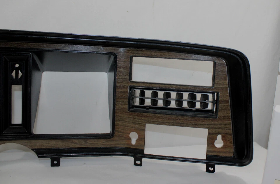 Pontiac Catalina 1973 cuadro de instrumentos/radio/control de temperatura/ajuste del tablero/bisel Foto 4 de 4