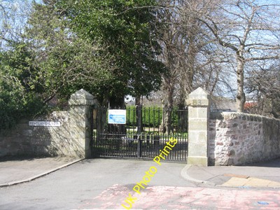 Photo 12x8 The entrance to Comiston Farmhouse Chained and locked, waiting  c2016