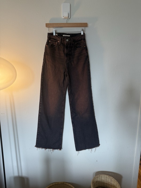 Levi's Women's Premium Ribcage Jean  Size 24 with Unique and Gorgeous Wash