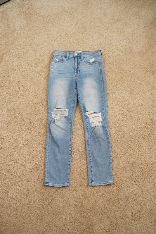 Madewell Women’s Jeans Slim Fit Light Wash Distressed Mid Rise 25