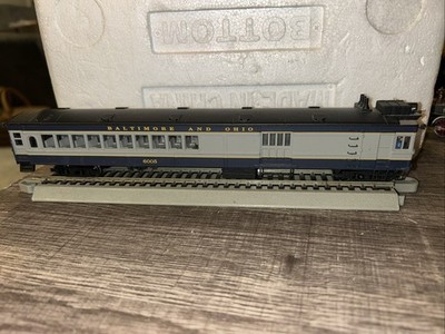 Bachmann/Spectrum B&O Gas-Electric Doodlebug #6005 HO Scale, Clean, Rare Scheme