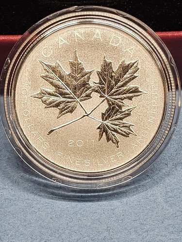 RCM 2011 $10 1/2 Oz silver coin