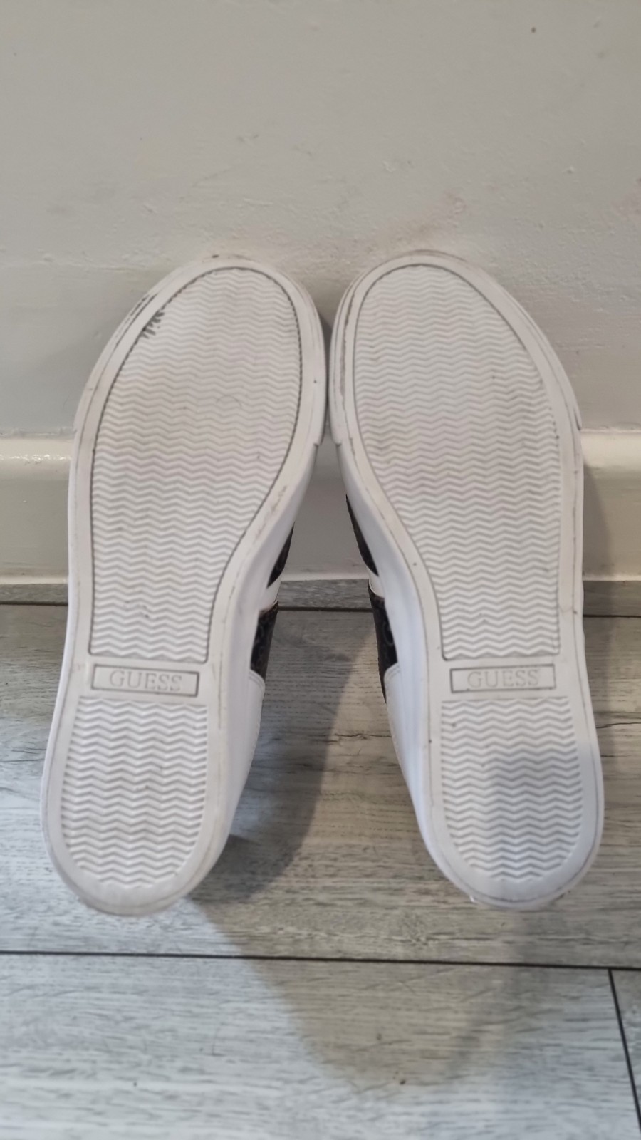 Guess Los Angeles White Gold Monogram Trainers Sneakers | UK 6.5 | EUR 39.5 image 7