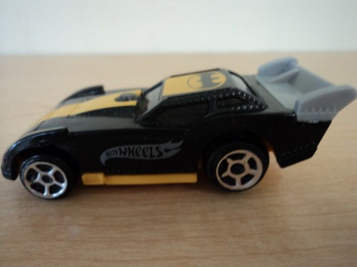 Hot Wheels McDonald's Happy Meal Batman Car 1:64 DC Comics 2016 - Picture 4 of 7