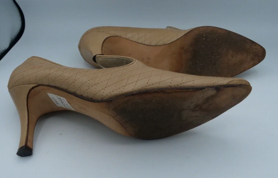 Zapatos informales Bally para mujer beige acolchado de cuero Italia talla 8 1/2 M 3 3/8” tacón Foto 4 de 4