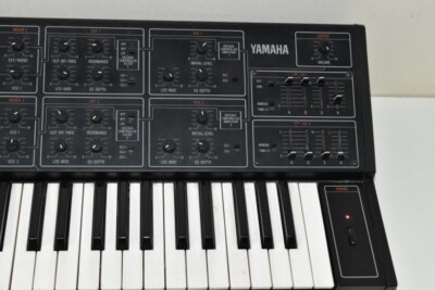 Yamaha CS-15 Vintage Analog Monophonic Synthesizer Working