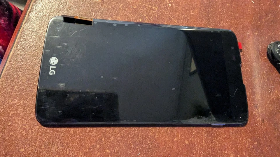 Conjunto LCD de repuesto con marco compatible para LG K8 (X210 / 2018) / Aristo Foto 2 de 4