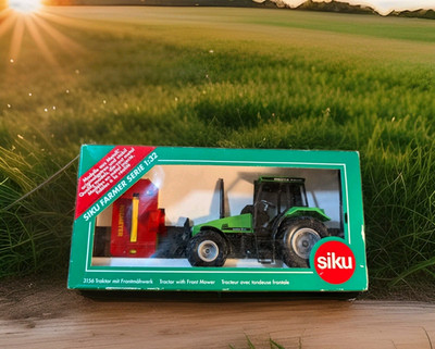 Siku Farmer Series Tractor with Front Mower 3156 1:32 Scale w/Deutz Fahr Vintage
