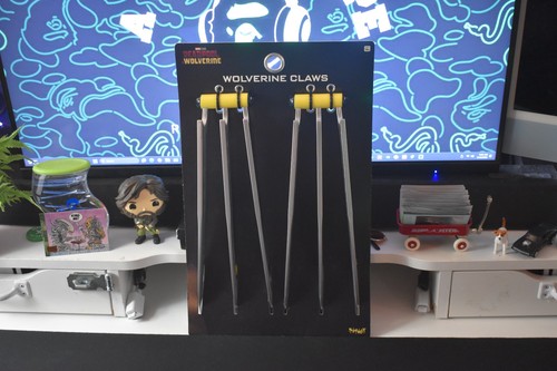 Spirit Halloween Marvel Deadpool & Wolverine Wolverine Claws New