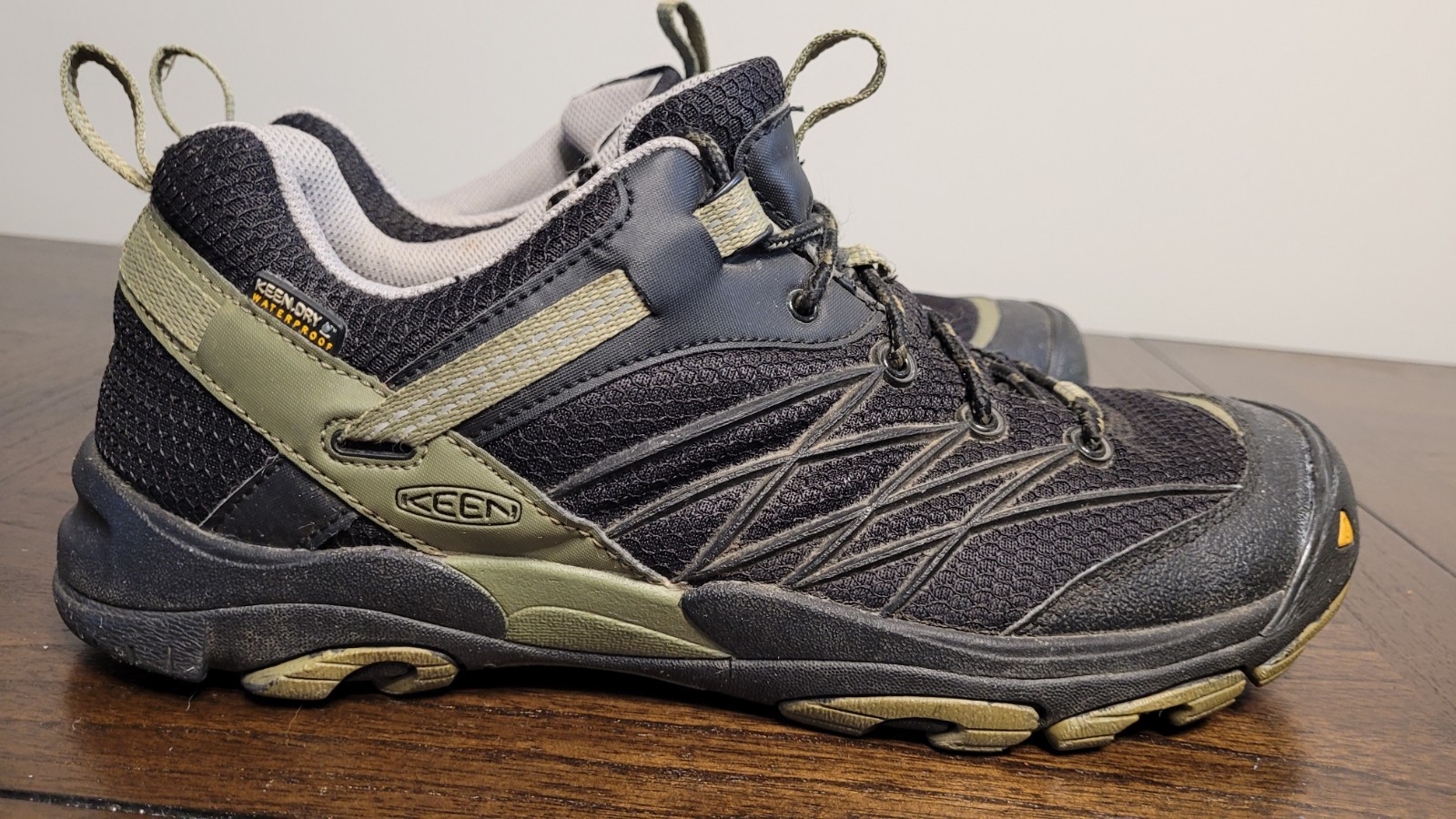 Scarpe da trekking Keen impermeabili nere verdi UOMO TAGLIA 9 BELLE!