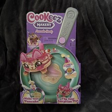 Cookeez Makery Pancake Treatz Brand New Pancake Plush Scented Flip to Reveal