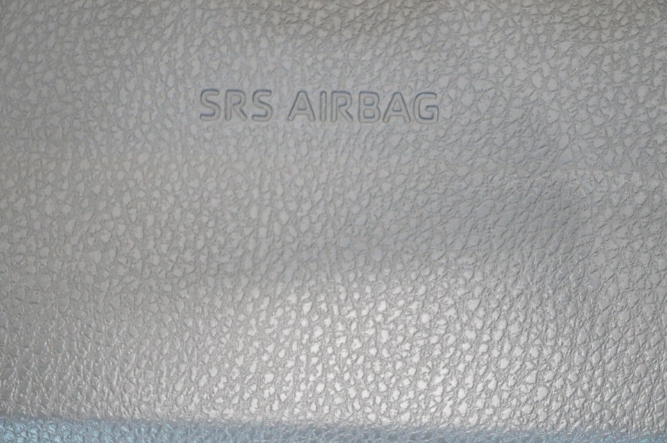 🔅2018-2024 Toyota Camry OEM.PASSENGER KNEE 7390006110C0, 505110522M4M - Image 2 of 4