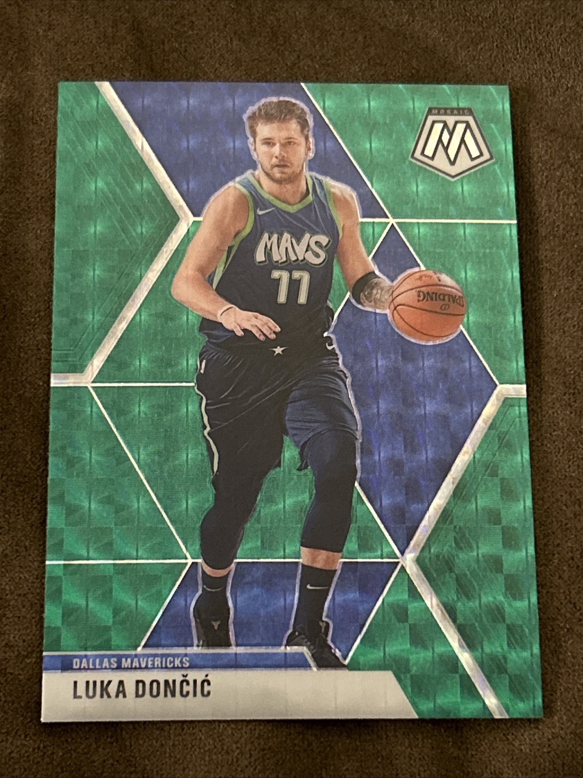 2019-20 NBA Panini Mosaic Basketball Luka Doncic #44 Green Prizm 2nd Year!