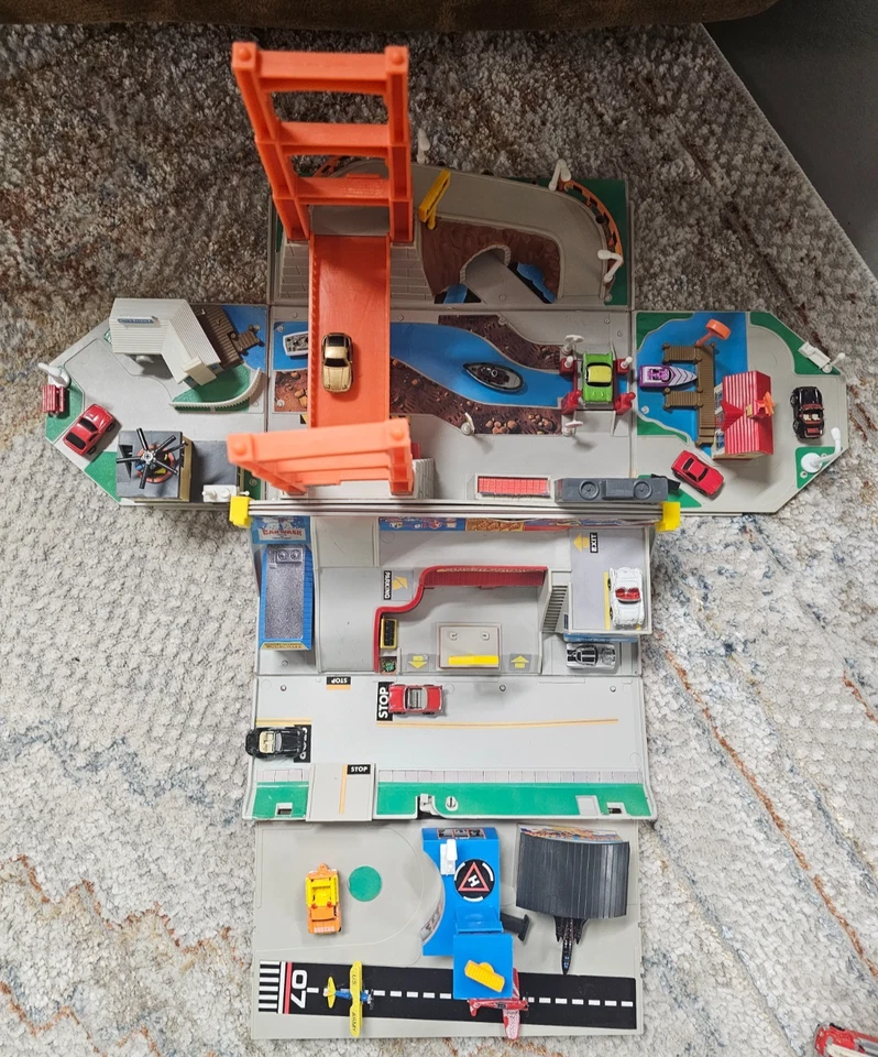 Vintage Micro Machines ⭐ Super City Toolbox Playset ⭐ + Extras - Image 2 of 4