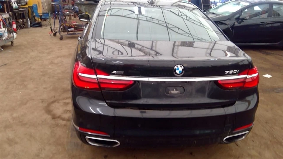 (LOCAL PICKUP ONLY) Rear Bumper Park Assist Fits 16-19 BMW 750i 6644284 Foto 2 de 4