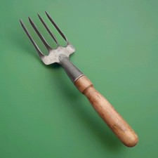 Vintage Hand Fork 🌿 B109 (Twisted Tines Old Gardening Tool)