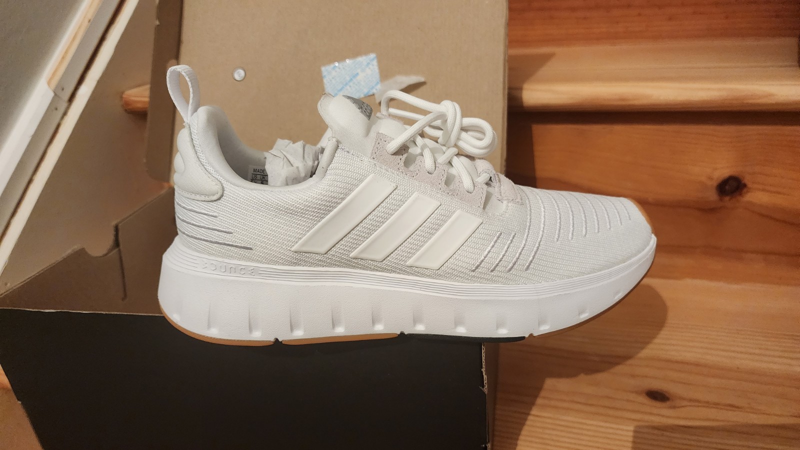 *** NWT Adidas Swift Run 23 Big Kid/Men Size 5.5 ****