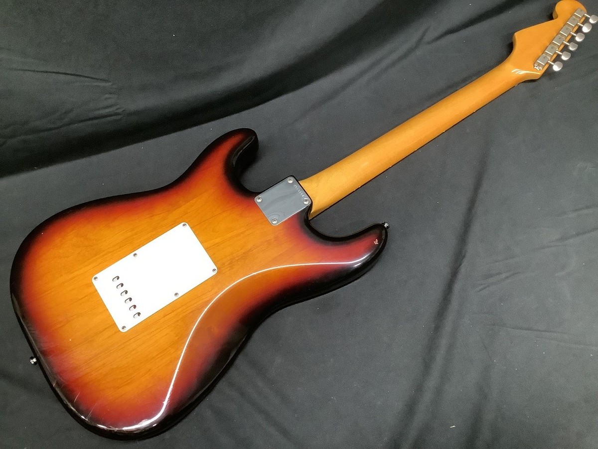 ギター Fender USA vintage Series Stratocaster American Vintage II 1961 Stratocaster - 3 Color Sunburst