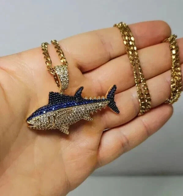 Colgante enchapado en oro amarillo de 14 k con forma de tiburón zafiro azul simulado de corte redondo de 2 quilates Foto 3 de 4