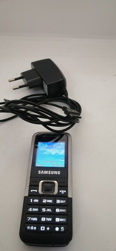 Samsung E1120 Mobile cellphone Used complete and working