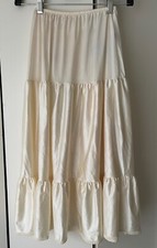 WONDER MAID 3 TIERED GATHERED HALF SLIP SIZE PETITE BEIGE ANTRON NYLON NO CLING