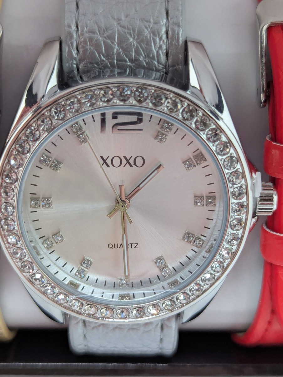 Xoxo XO9062AZ Womens Silver Tone Analog Wristwatch With