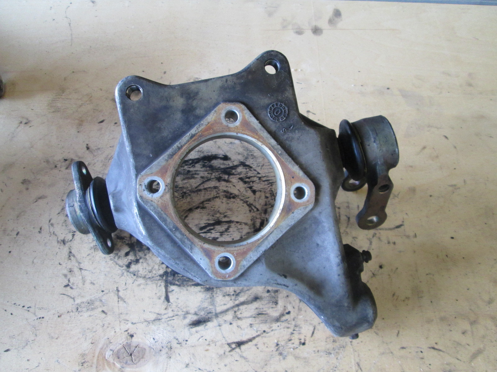 Ferrari 456 GTA  LH Front Hub  / Knuckle / Spindle  USED  # 179544