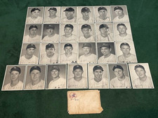 SUPER RARE 1948 New York Yankees 25-Photo Set W/ENVELOPE Joe DiMaggio Yogi Berra